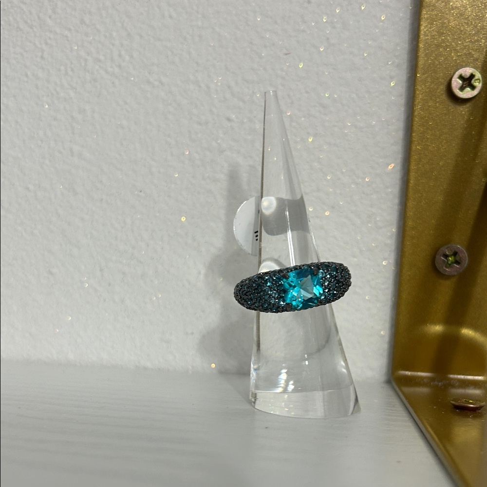 Sparkling Blue Gemstone Ring